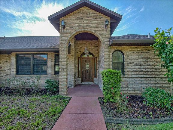 4th image of 39316 Treeline Dr