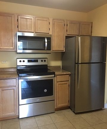2nd image of 200 N Dearborn St Unit 2805