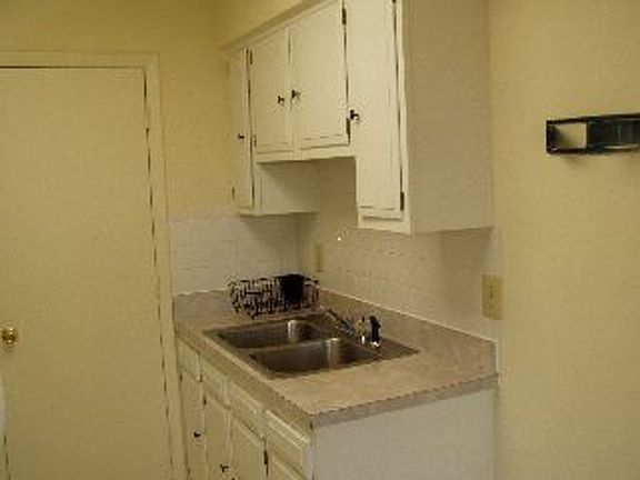4th image of 91 Pine Haven Dr APT 101