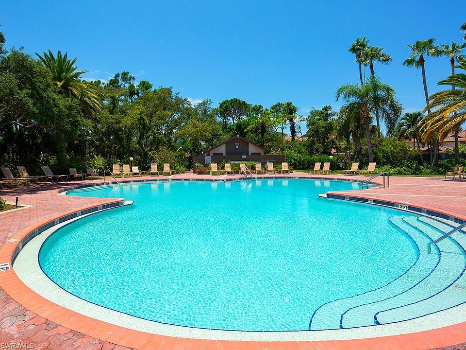 2nd image of 26900 Wedgewood Dr APT 301