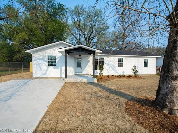 1830 Pleasant Valley Pl, Van Buren, AR 72956