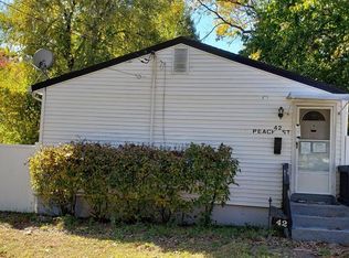 42 Peach St, Springfield, MA 01109