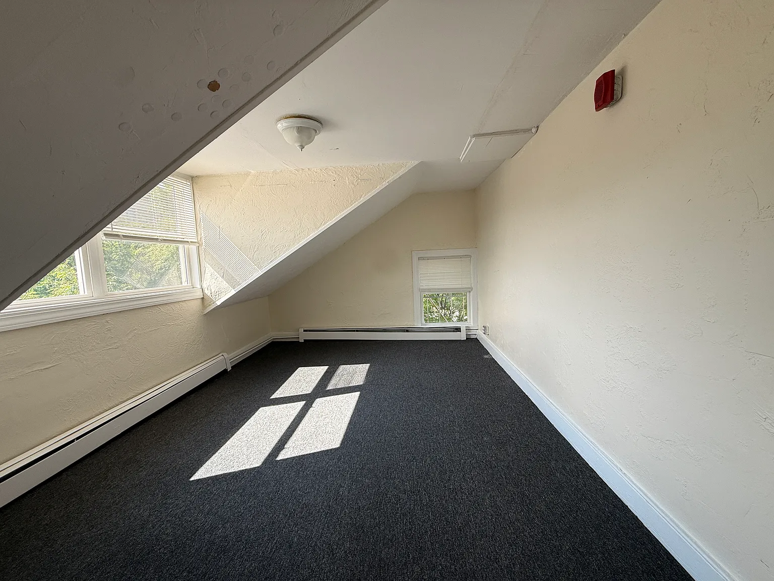 3 bed, 1500 sqft, $2,700 — Photo 3