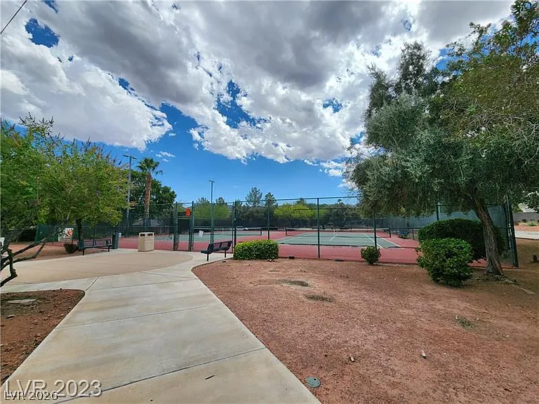 216 Misty Garden St — Photo 5