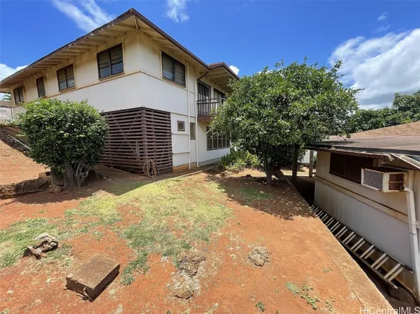 869 Puu Kula Dr, Pearl City, HI 96782