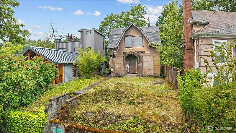 4th image of 4563 33rd Avenue S