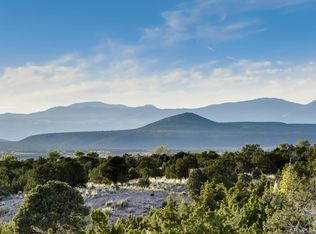 17 Windridge Cir, Santa Fe, NM 87506