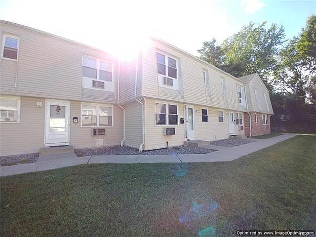1st image of 20 Main St APT 28