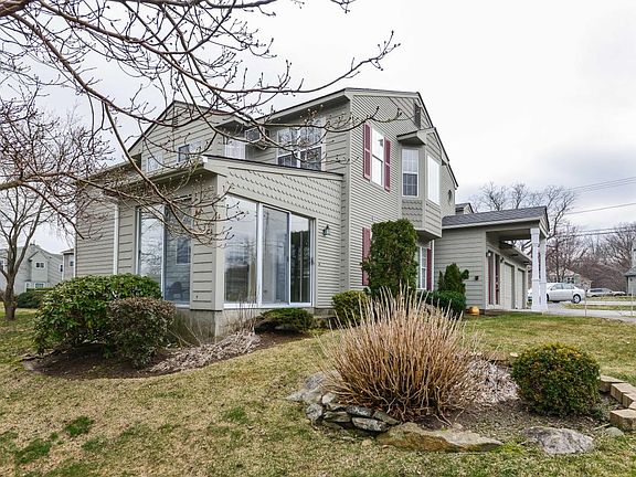 2nd image of 18 Pond Ct #A
