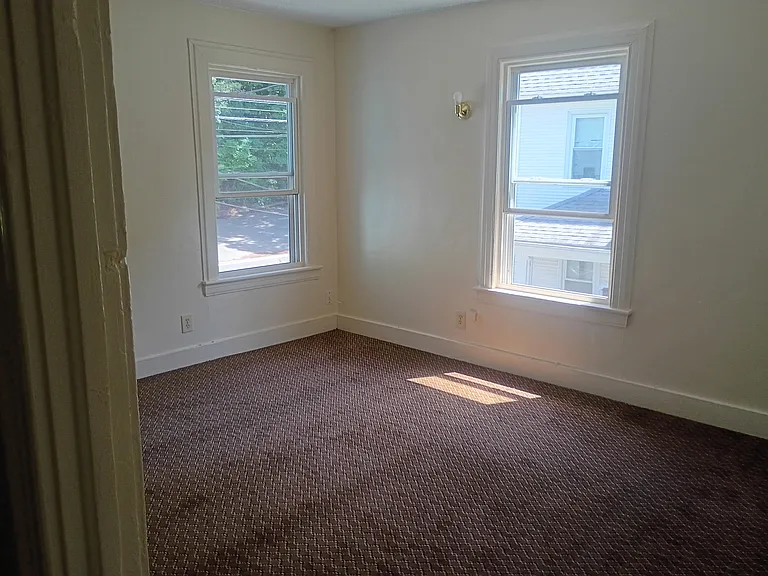 134 Charter Oak St — Photo 17