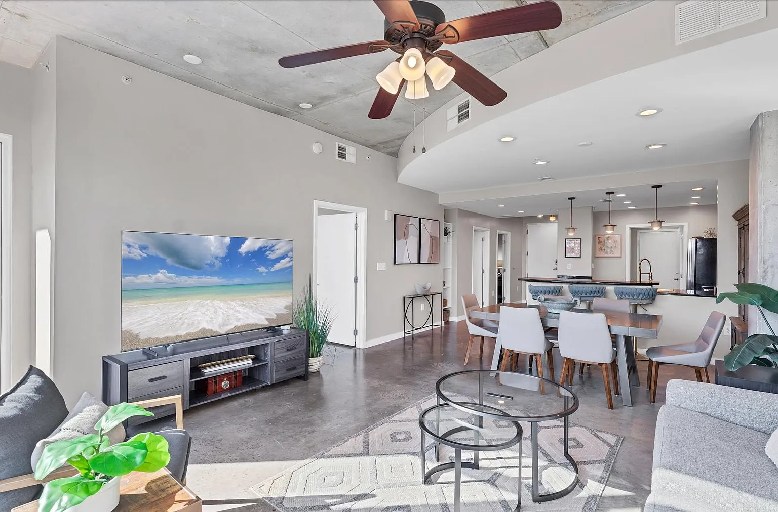 2 bed, 1268 sqft, $3,650 — Photo 3