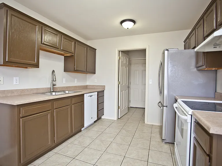 807 Sandrock Rd — Photo 7