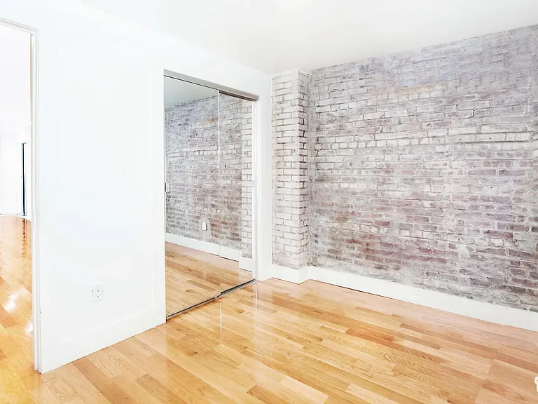 144 W 12th St #1A — Photo 8