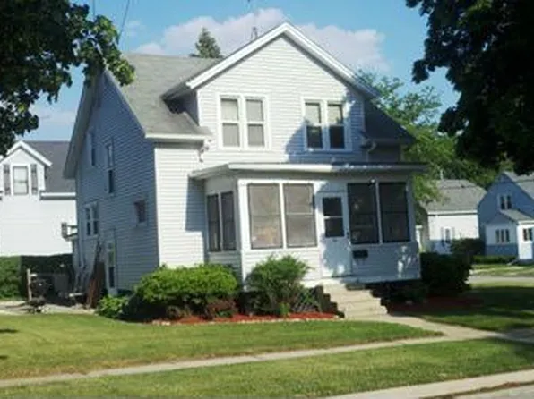 313 S Monroe St, Watertown, WI 53094