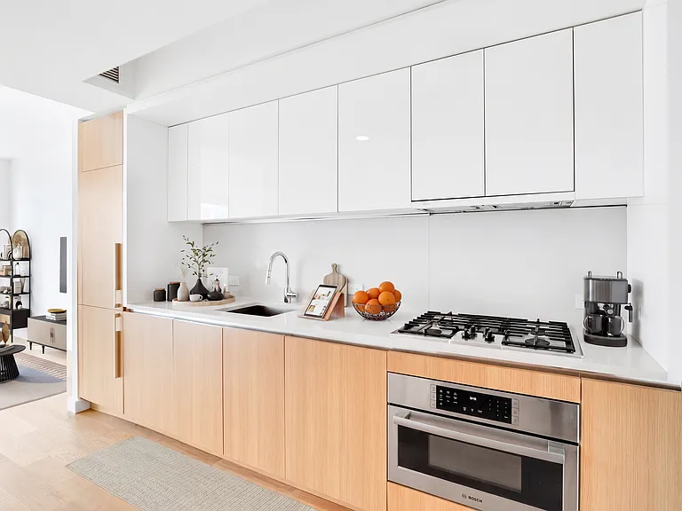 605 W 42nd St #51Q — Photo 4