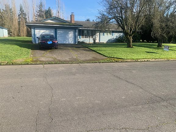4th image of 962 62nd Ct NE