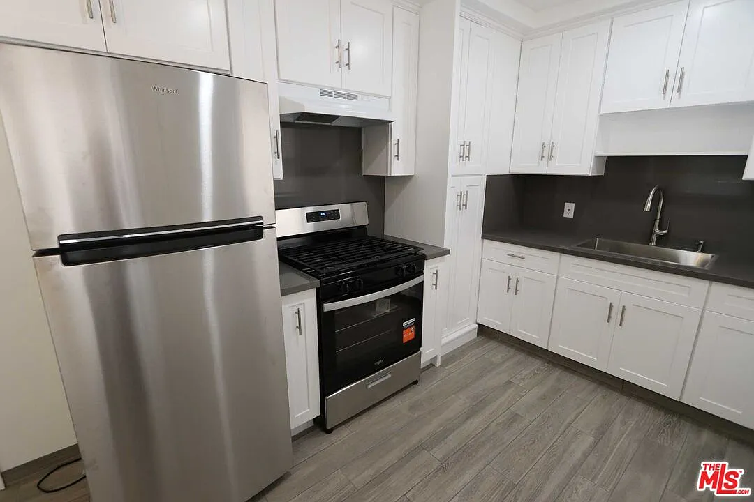 1 bed, 1.0 bath, 575 sqft, $2,200 — Photo 4