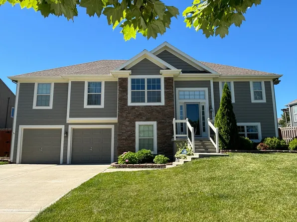 1719 NW 93rd St, Kansas City, MO 64155