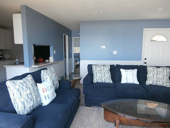 Suzzi furnished it herself.