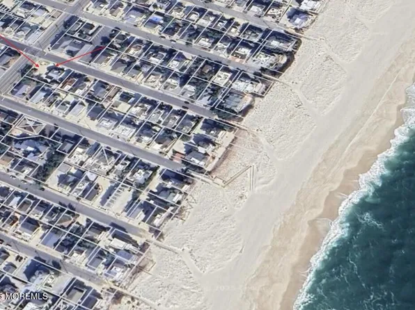 102 E New Jersey Avenue, Long Beach Twp, NJ 08008