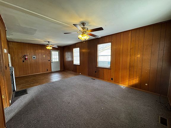 4th image of 301 S Teehee Dr #7