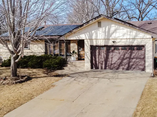 3800 Woodbine Ln N, Minneapolis, MN 55429