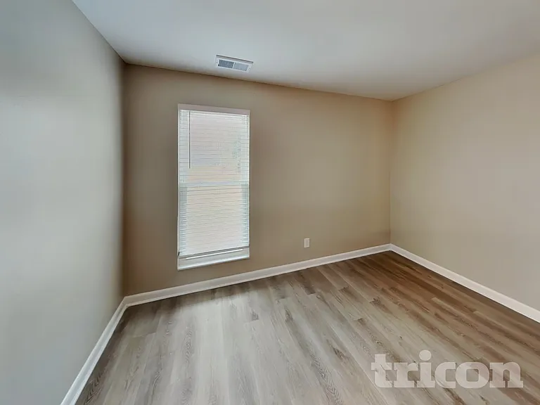 622 Meadowview Dr — Photo 5