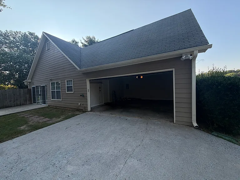 1890 Hampton Walk Ct — Photo 4