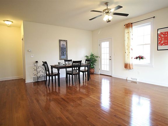 3rd image of 15 Matchwood Ln