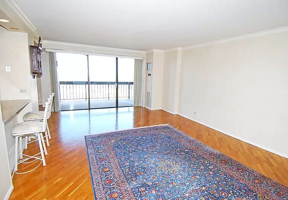 5th image of 27110 Grand Central Pkwy APT 27H