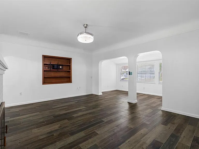 641 Wilkie St — Photo 8