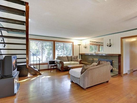 2nd image of 1203 Brookdale Dr