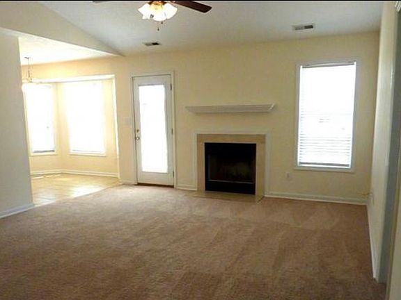 3rd image of 114 Manteo Dr