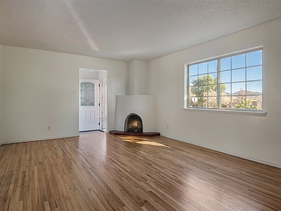 2nd image of 406 Alamo Dr