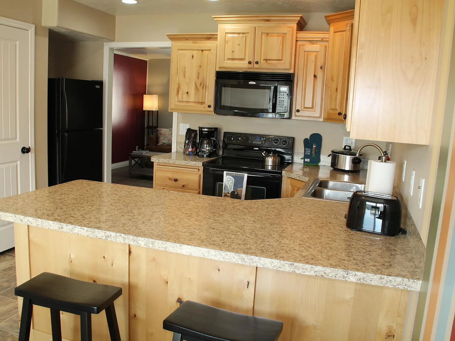 195 Robison Dr — Photo 3