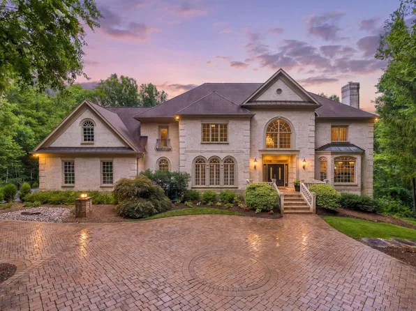10500 Dalkeith Ct, Oakton, VA 22124