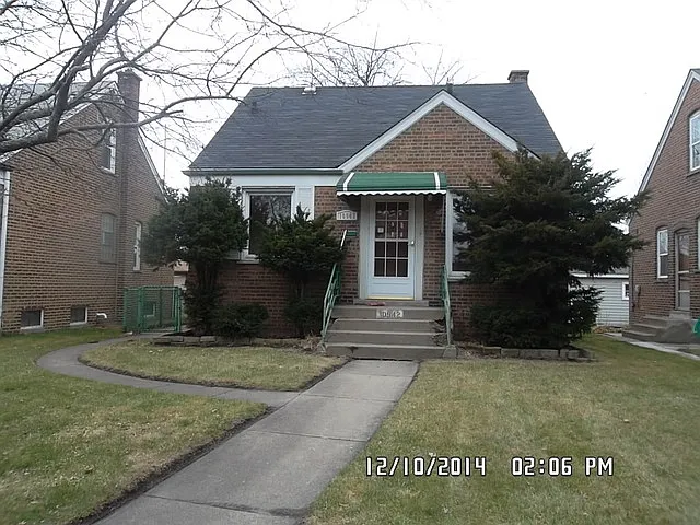 10940 S Avenue D photo 1
