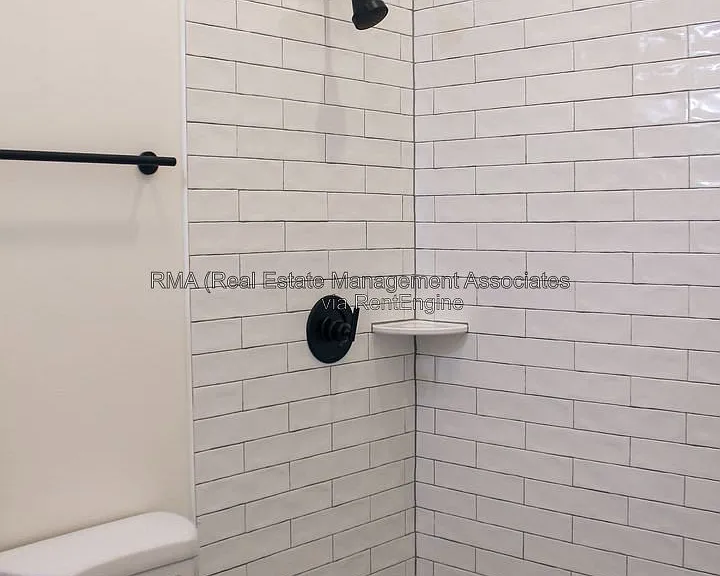 4 Zebulon St #2E — Photo 9
