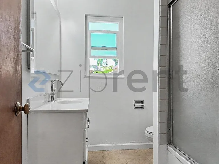 4501 58th St — Photo 17