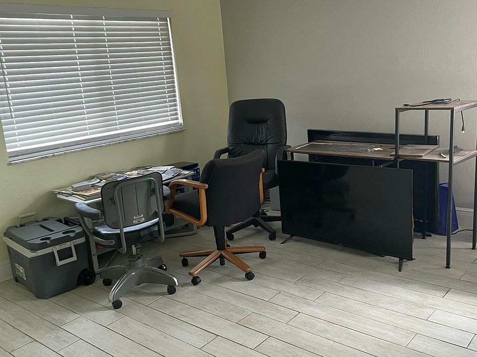 2nd image of 826 E Tiffany Drive #4