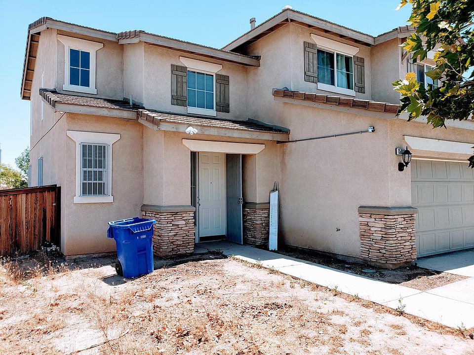1st image of 15089 Strawberry Ln