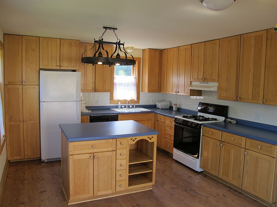 2nd image of 766 Stewart Ave