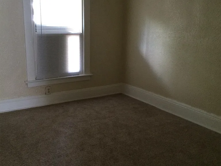 612 W 1st St #2 — Photo 5