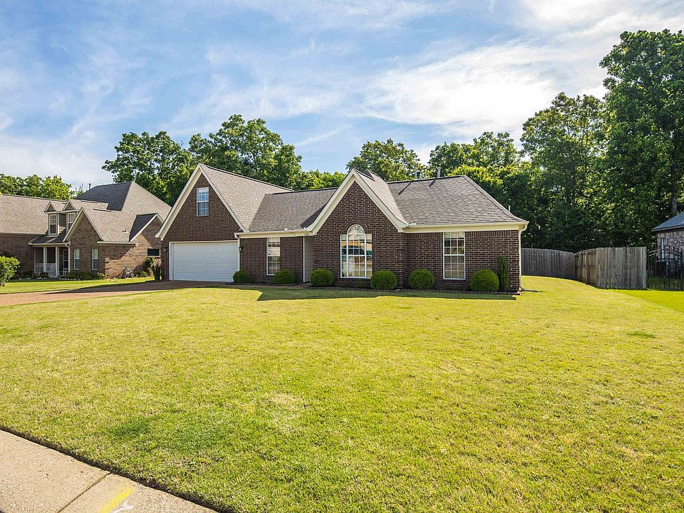 1st image of 525 Tate Dr