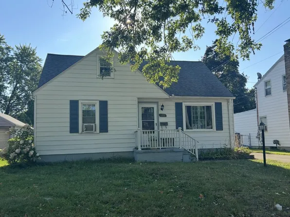 1226 N Foster Ave, Lansing, MI 48912