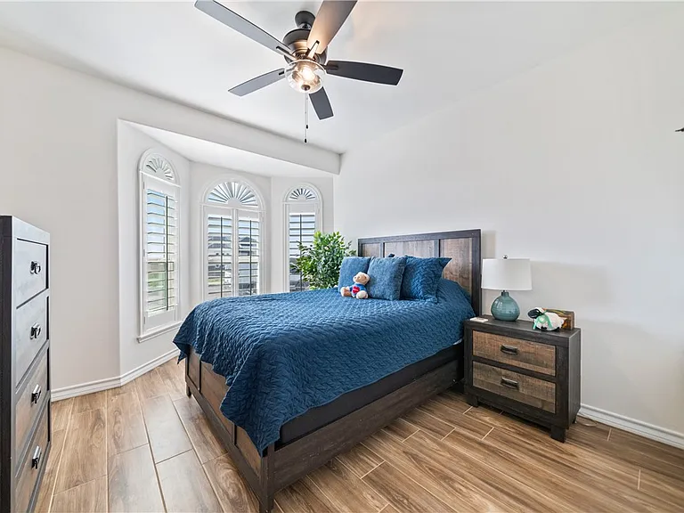 11526 S Creek Dr — Photo 18