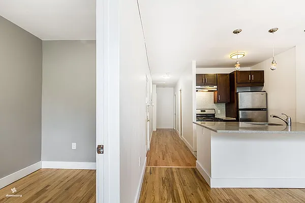 Rented by Dixon Advisory USA Inc. | media 36