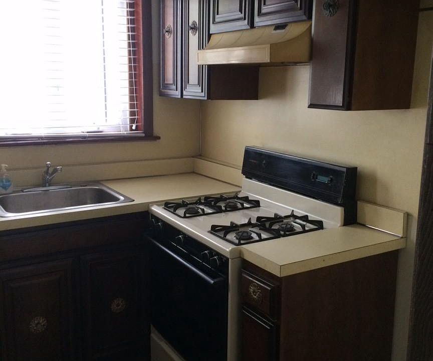 2nd image of 3063 Edgemont St