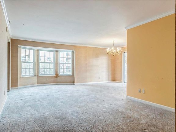 5th image of 920 Guelbreth Ln APT 201