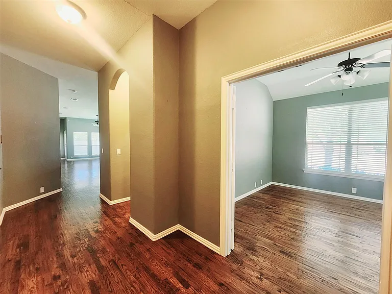 2200 Shannon Dr — Photo 9
